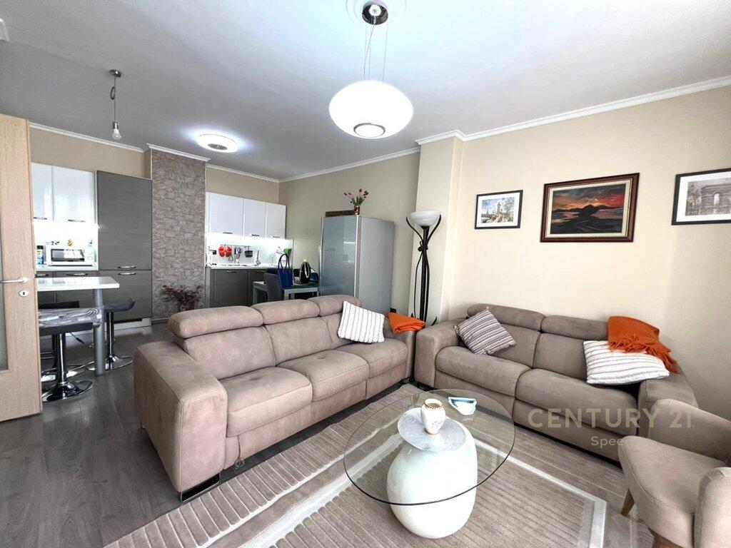 Ofrojme apartamet 3+1me qira tek Hipoteka!