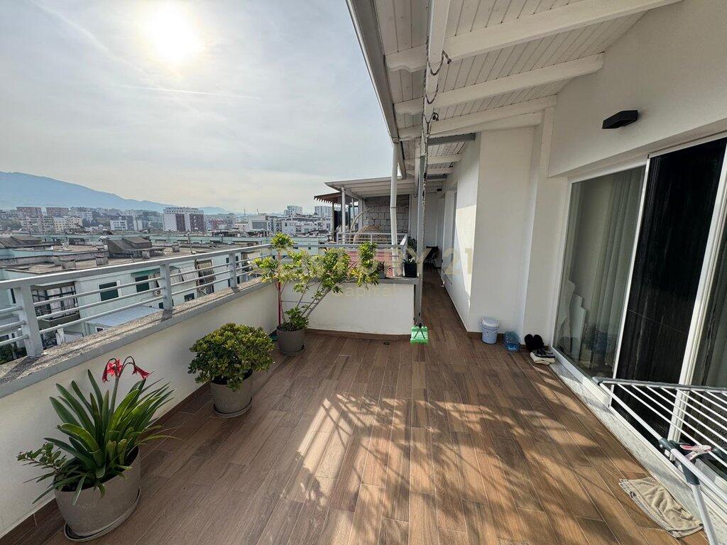 🏡 Apartament 3+1+2 + Verandë në katin e 8 – Zona 5 Maji