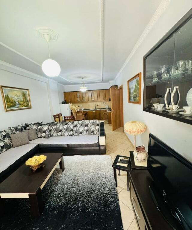 APARTAMENT 2+1 ME QIRA - ASTIR (PRANË BAR ARTISTIT)