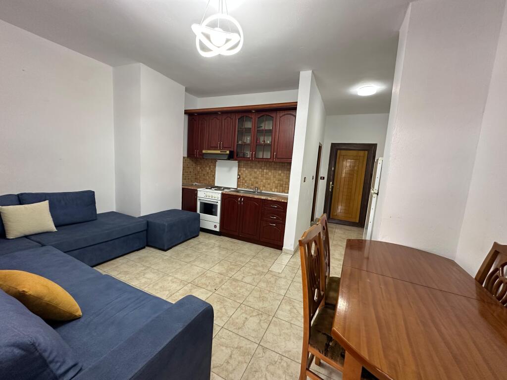 Shitet apartament 1+1 plahh iliria
