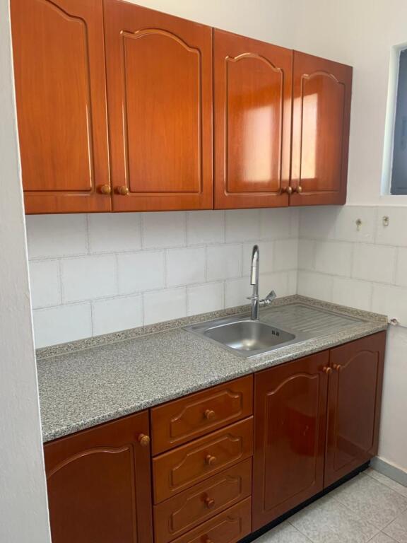 Jepet Hyrje me qera 1+1 ne Durres