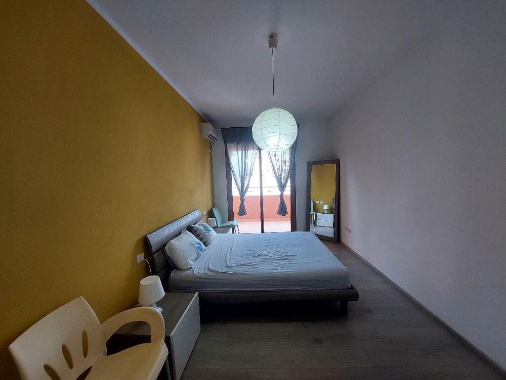 Shitet apartament 1+1 në lagjen “29 Nëntori”, pranë shkollës “Ali Demi”