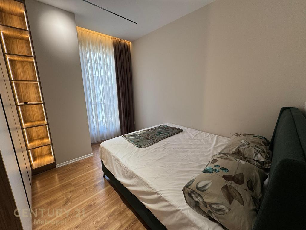 APARTAMENT LUKSOZ 2+1+2 PER QIRA, SHKOLLA E KUQE!