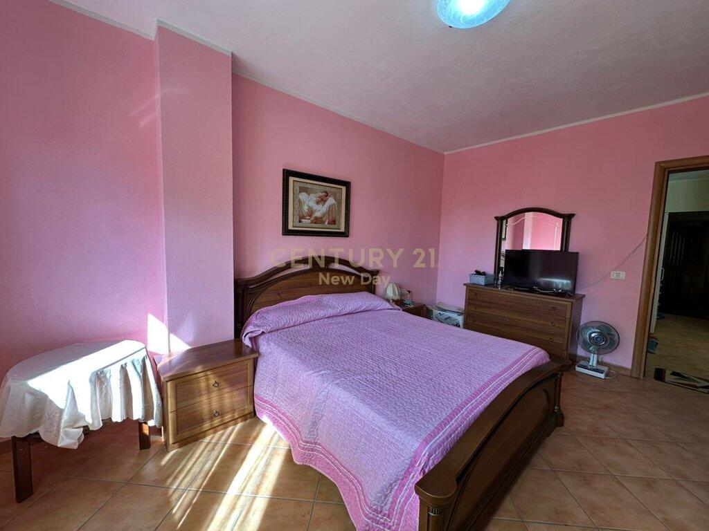 Jepet me Qira Apartament 1+1 në Qender te Durrësit 400 Euro