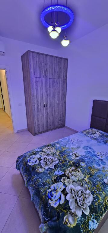 Jepet me qira apartament 3+1+2 + parkim