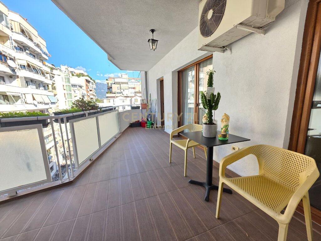 Appartamento 2+1 + Posto Auto a Bllok 1.500 € /Mese