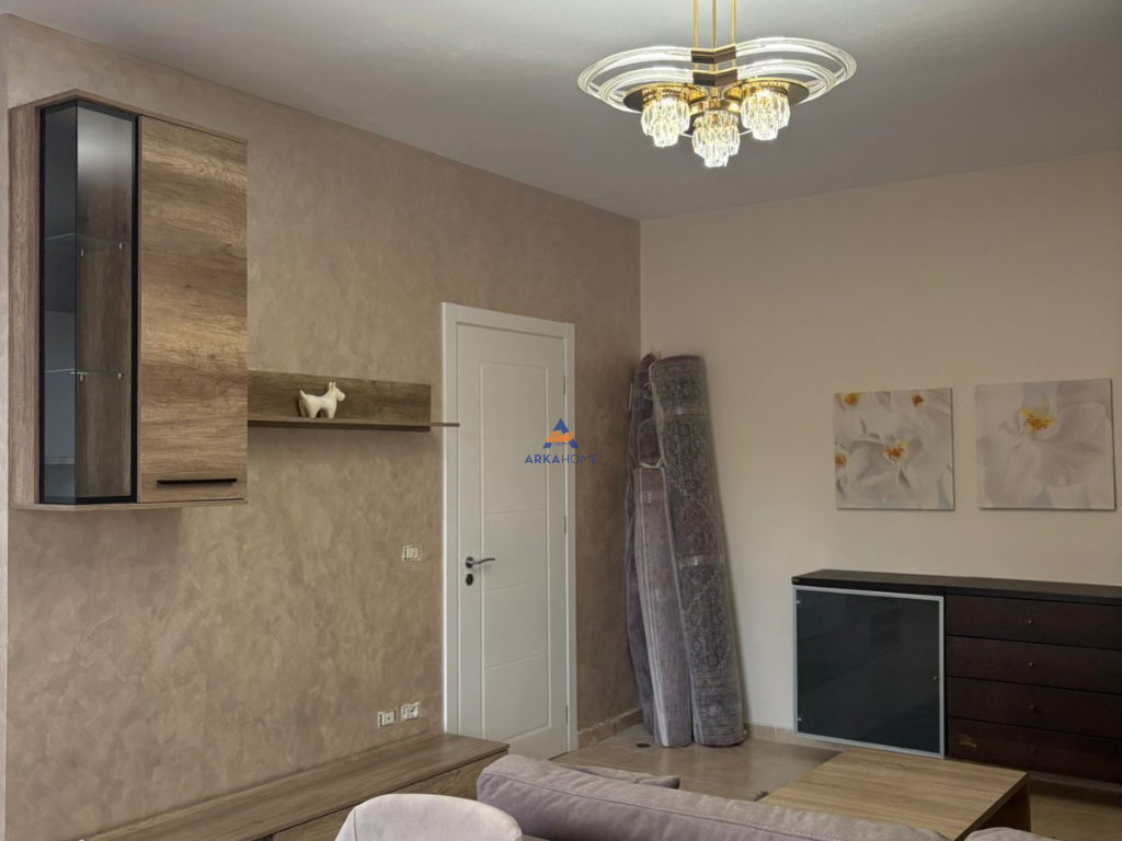 JEPET APARTAMENT ME QERA 2+1+BALLKON "TE RRUGA E ELBASANIT" 600 EURO
