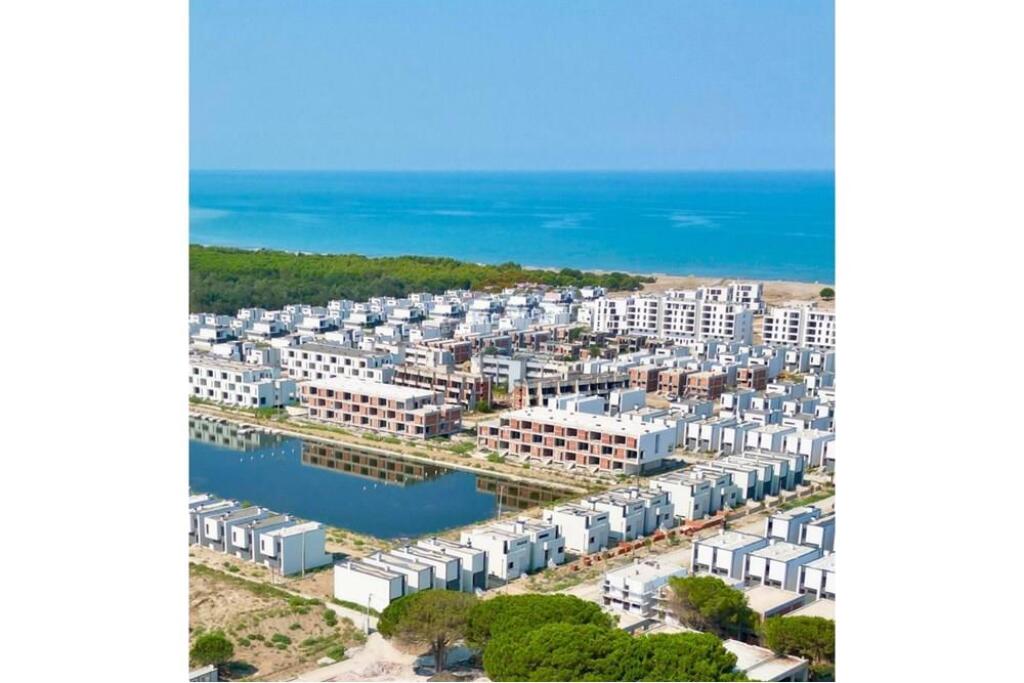 Vile ne shitje, ne kompleksin "Turquoise Marina"!
