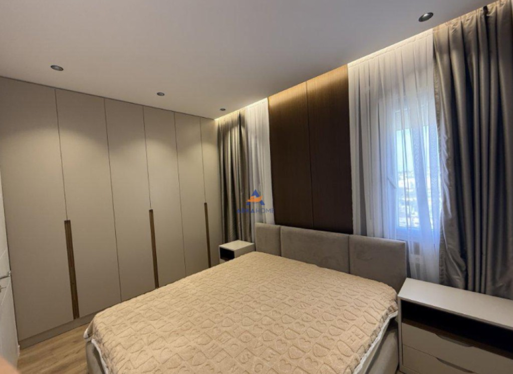 AFFITTASI APPARTAMENTO 2+1+2+BALCONI+POSTO AUTO "IN VIA 5 MAJI" 650 EURO