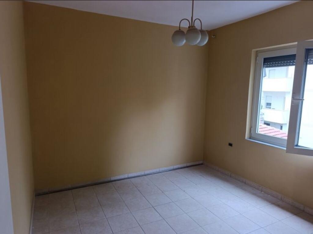 For rent 2+1 Empty – Kavaja Street