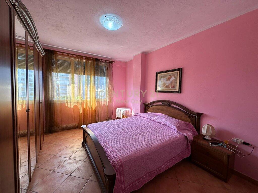 Jepet me Qira Apartament 1+1 në Qender te Durrësit 400 Euro