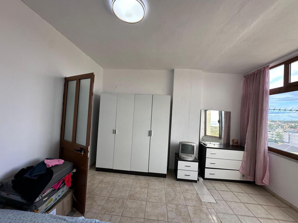 Shitet apartament 1+1, ne plazh iliria