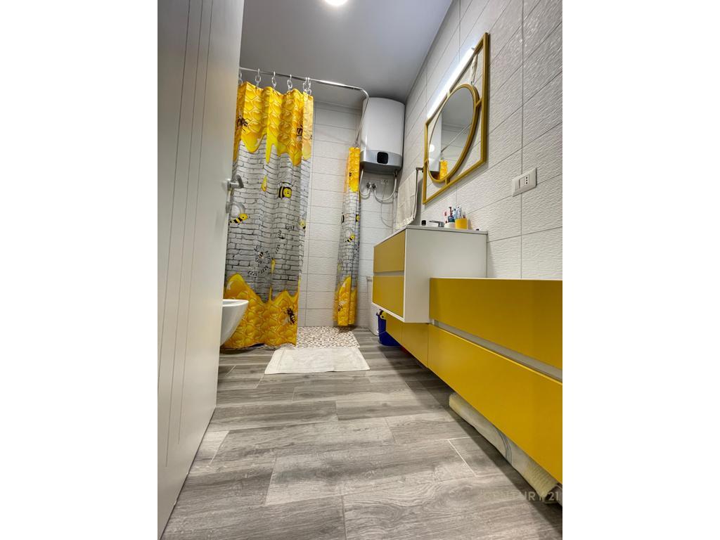 JEPET ME QIRA APARTAMENT 2+1+2 TE RRUGA E DIBRES , TOWER BRIDGE 3