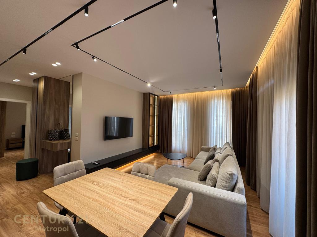 🏡 Apartament luksoz 2+1+2 me qira – Shkolla e Kuqe + Post Parkimi