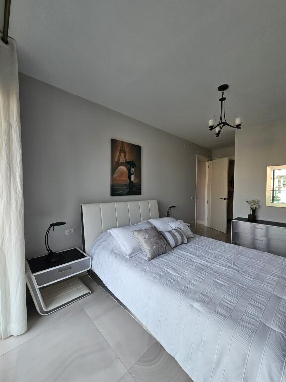 Jepet me Qira Apartament 2+1 + Post Parkimi + gardorobe– Ambasador 3 ✨çmimi 2200 euro