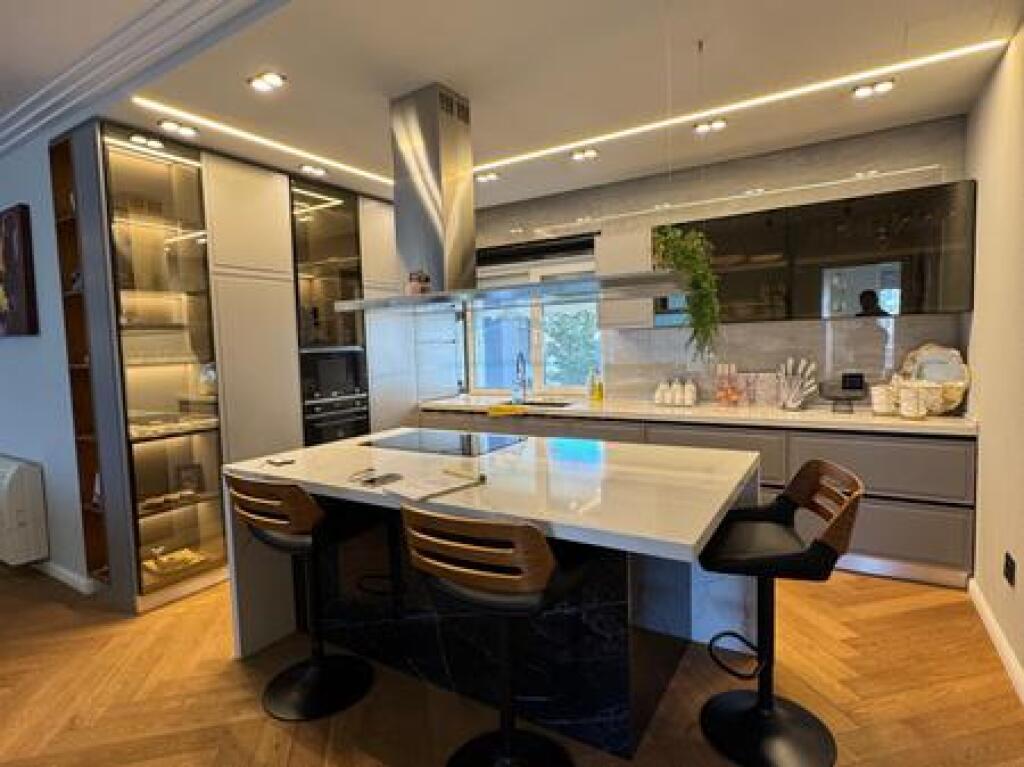 Shitet, Apartament 2+1+2, Liqeni i Thatë,Tiranë