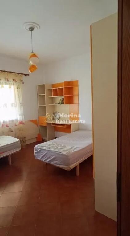 Qera Hyrje Private 3+1+2+Parkim, Ali Demi-Poligrafiku , 500 Euro/Muaj