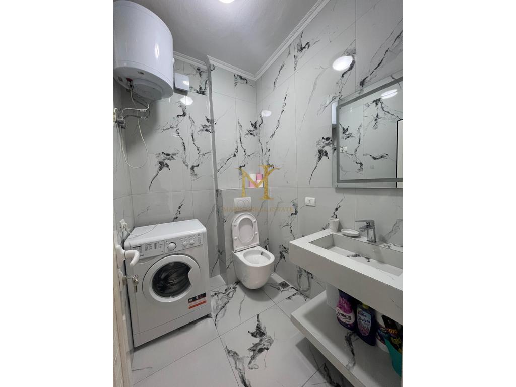 Ofrohet Per Qera Apartament 2+1 me pamje deti , Plazh Durres !!