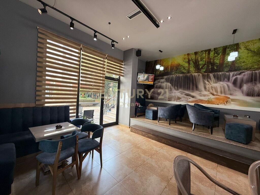 SHITET NJESI/BAR-CAFFE TEK RRUGA E DIBRES ! 310,000 €
