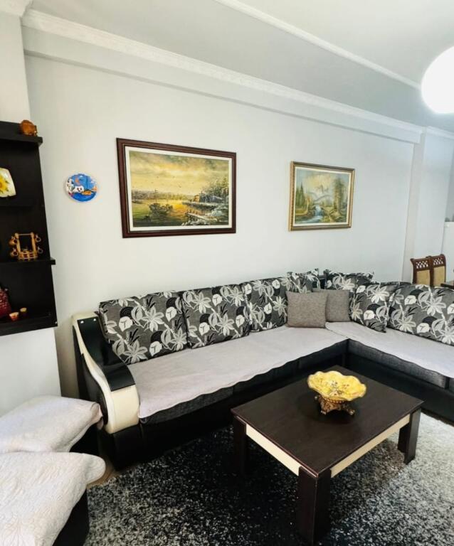 APARTAMENT 2+1 ME QIRA - ASTIR (PRANË BAR ARTISTIT)