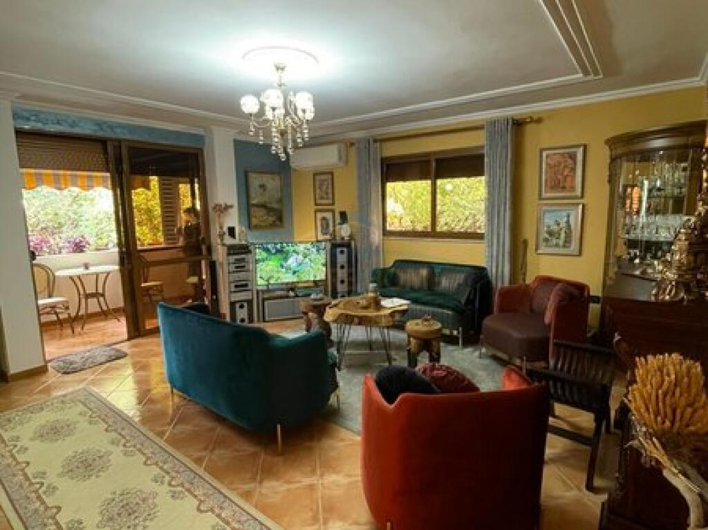 Shitet, Apartament 3+1+2, Rruga Muhamet Gjollesha.