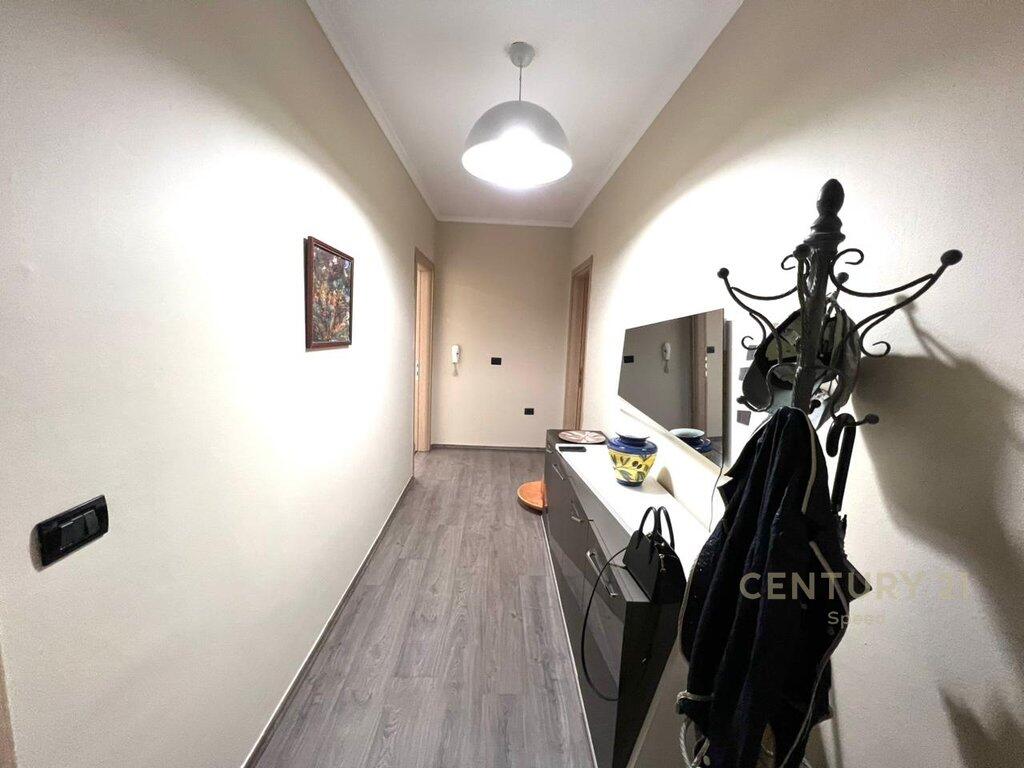 Ofrojme apartamet 3+1me qira tek Hipoteka!