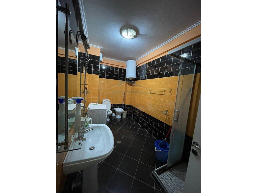 Shitet Apartament 2+1, Unaza e Re