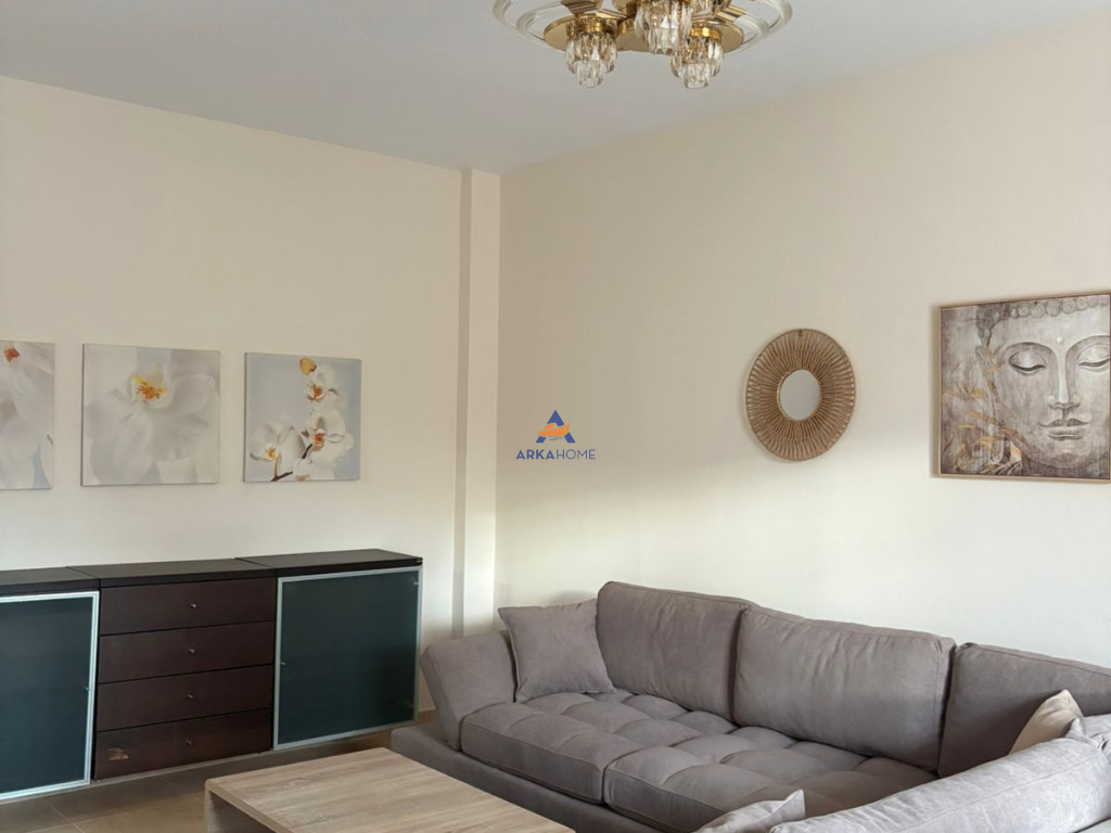 JEPET APARTAMENT ME QERA 2+1+BALLKON "TE RRUGA E ELBASANIT" 600 EURO