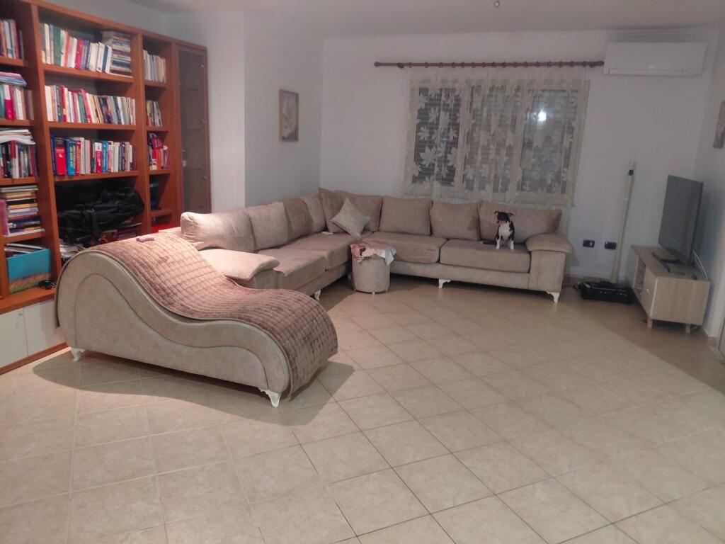 SHITET APARTAMENT 2+1 LIQEN ARTIFICIAL 300.000 EURO