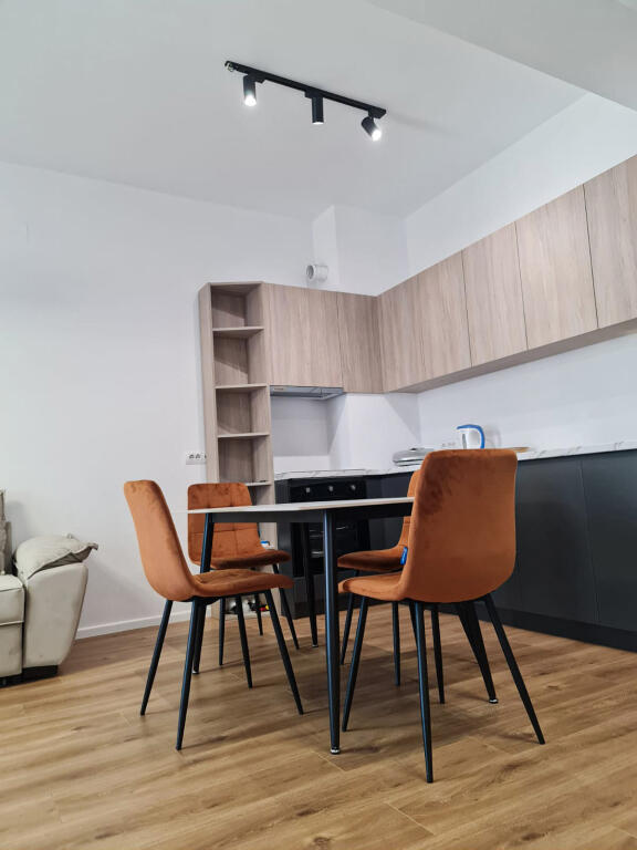 🏢Nella zona di Ali Demi, Residenza Kaimi, è in affitto un appartamento 1+1 arredato. 400 Euro