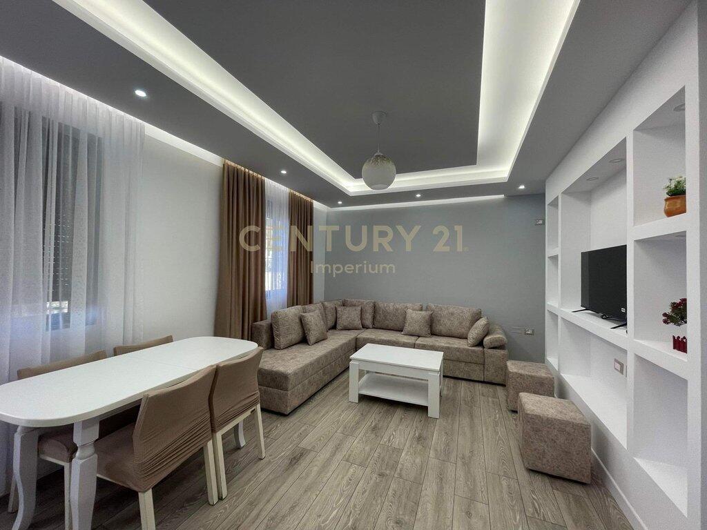 Apartament 1+1 për Qira në Golem 600 € /Muaj