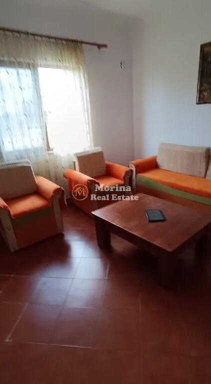 Qera Hyrje Private 3+1+2+Parkim, Ali Demi-Poligrafiku , 500 Euro/Muaj