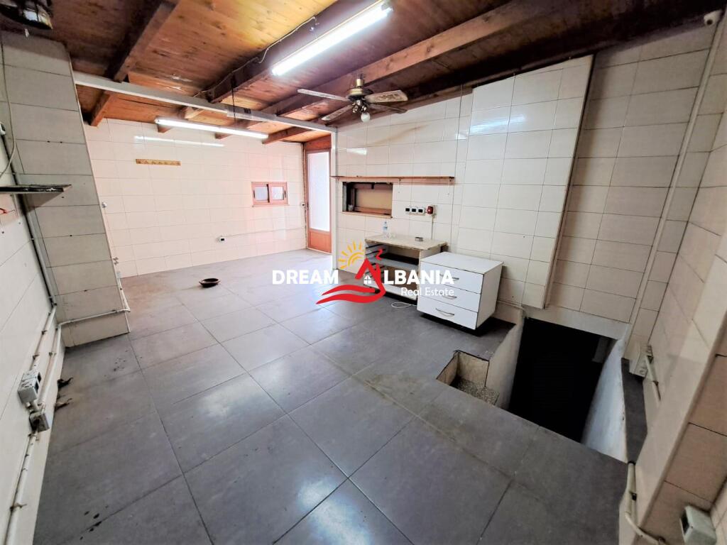 Restorant ne shitje ne rrugen Naim Frasheri ne afersi te bllokut te Ambasadave ne Tirane (ID 4171427)