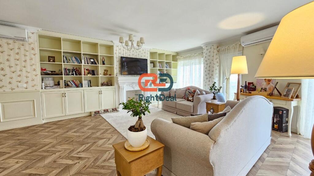 Tek Rezidenca Kodra E Diellit 2, Shitet Super Apartament 2+1, Me Pamje Nga Dajti Dhe Totalisht I Investuar !!