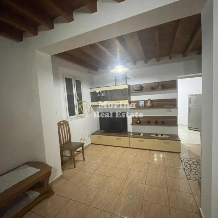 Qera, Hyrje Private 2+1, 5 Maj , 380 euro/muaj.