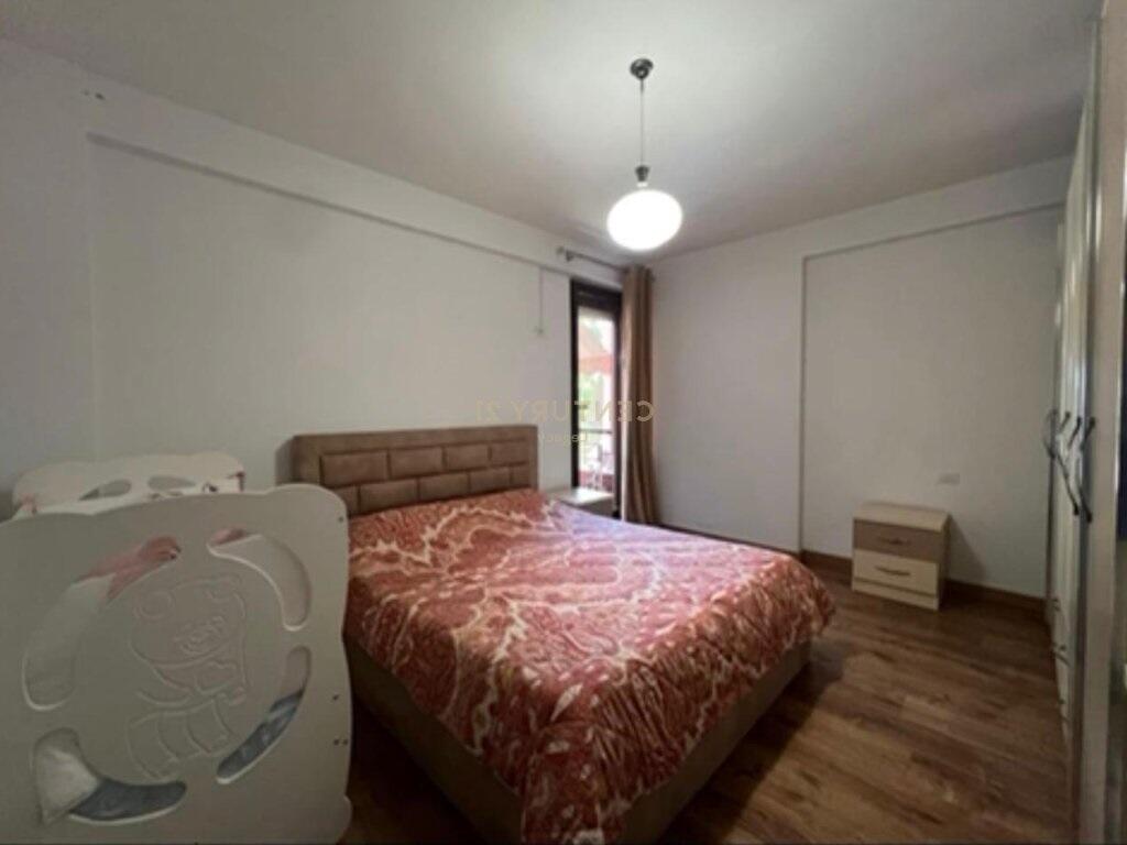 🏡 Apartament 2+1 + Post Parkimi me Qira – Kompleksi Fratari, Kopshti Botanik
