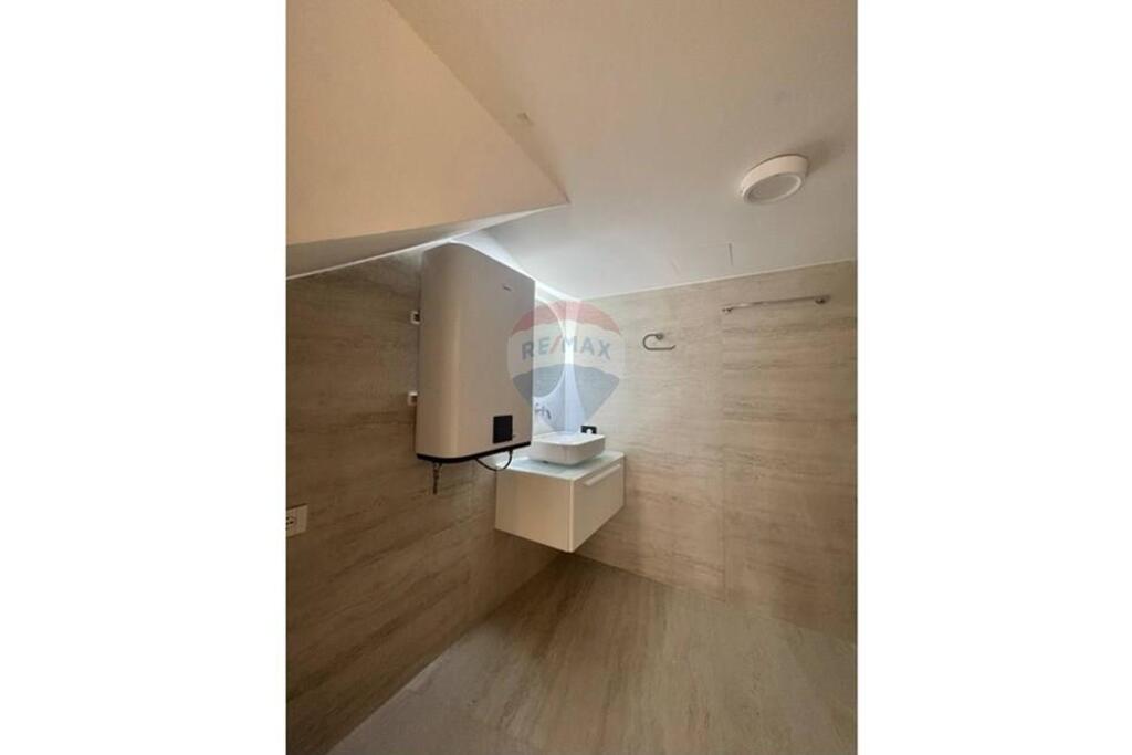 LOFT për shitje te Uji i Ftohtë, Vlorë