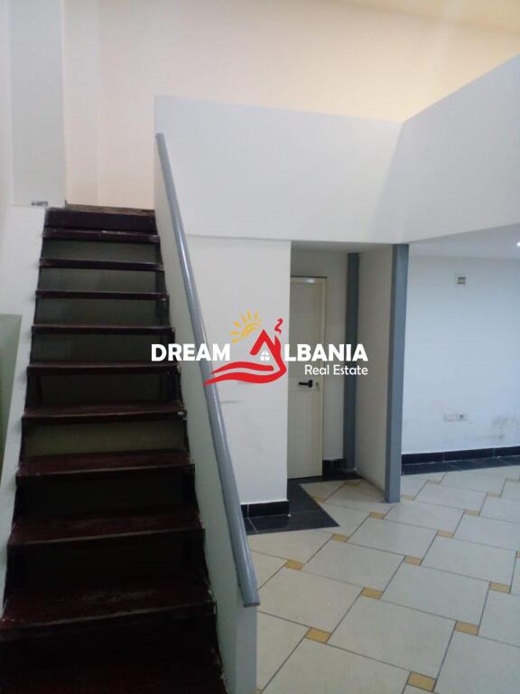 Ambient biznesi me qera prane Galerise ( ID 42611367)
