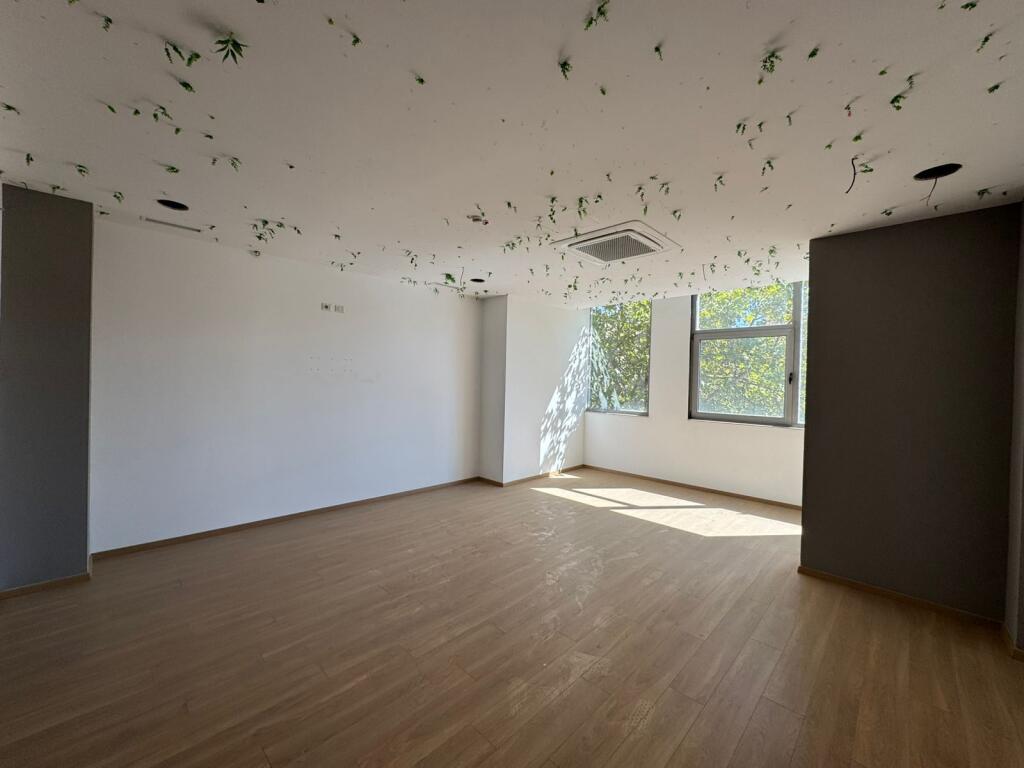 SPACE FOR RENT 384 M2 IN ALI DEMI !