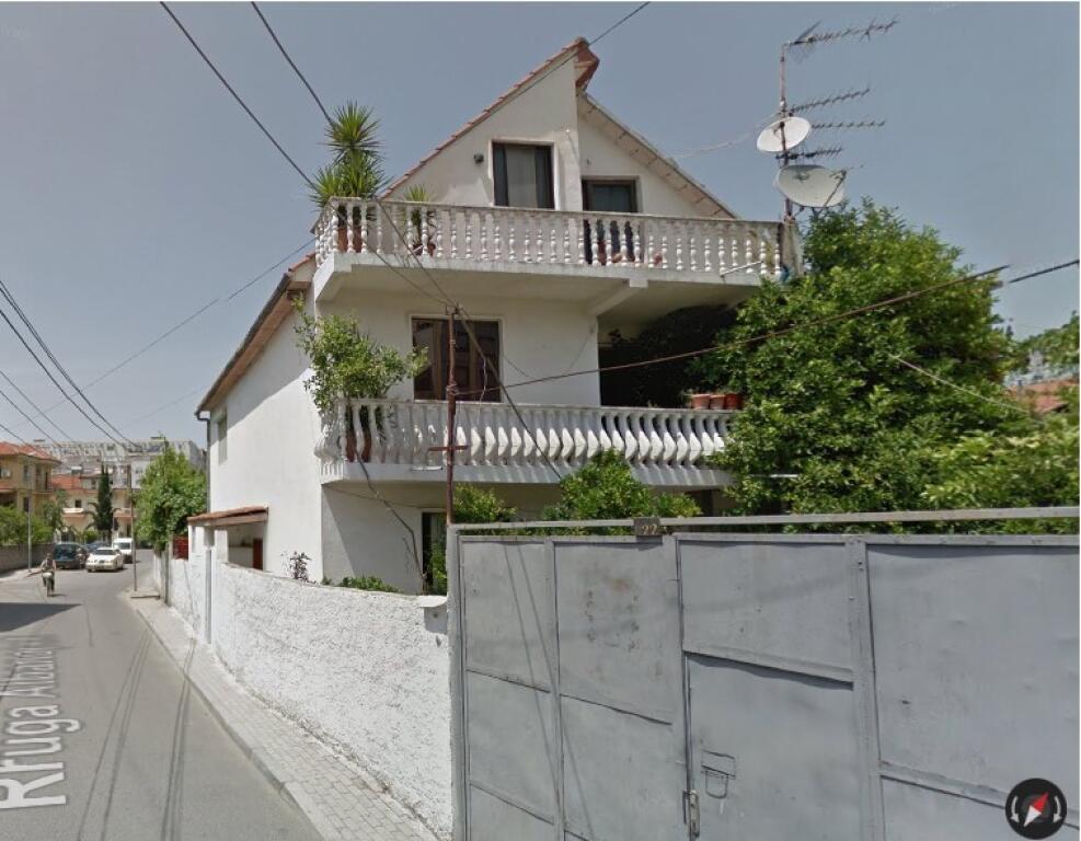Jepet me qera hyrje 2+1 pranë zonës Don Bosko (Uji i përfshirë në çmim)

