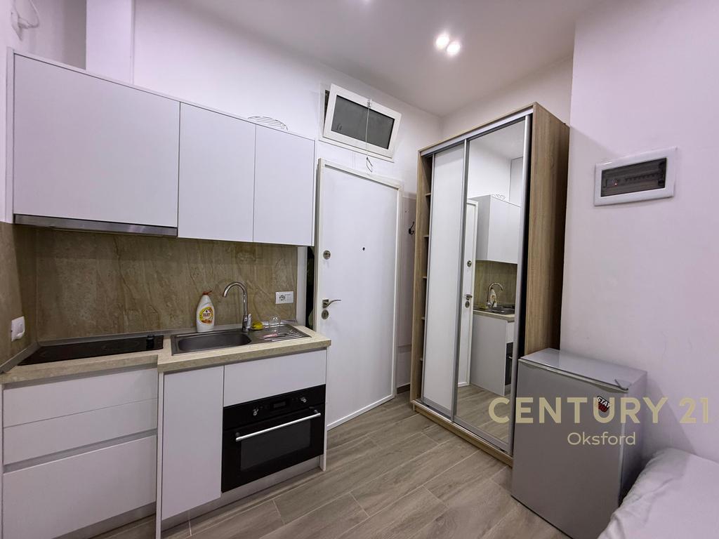 JAPIM ME QIRA STUDIO TEK BULEVARDI ZHAN DARK! Cmimi 320 euro,   ID e Pronës: OKS125057