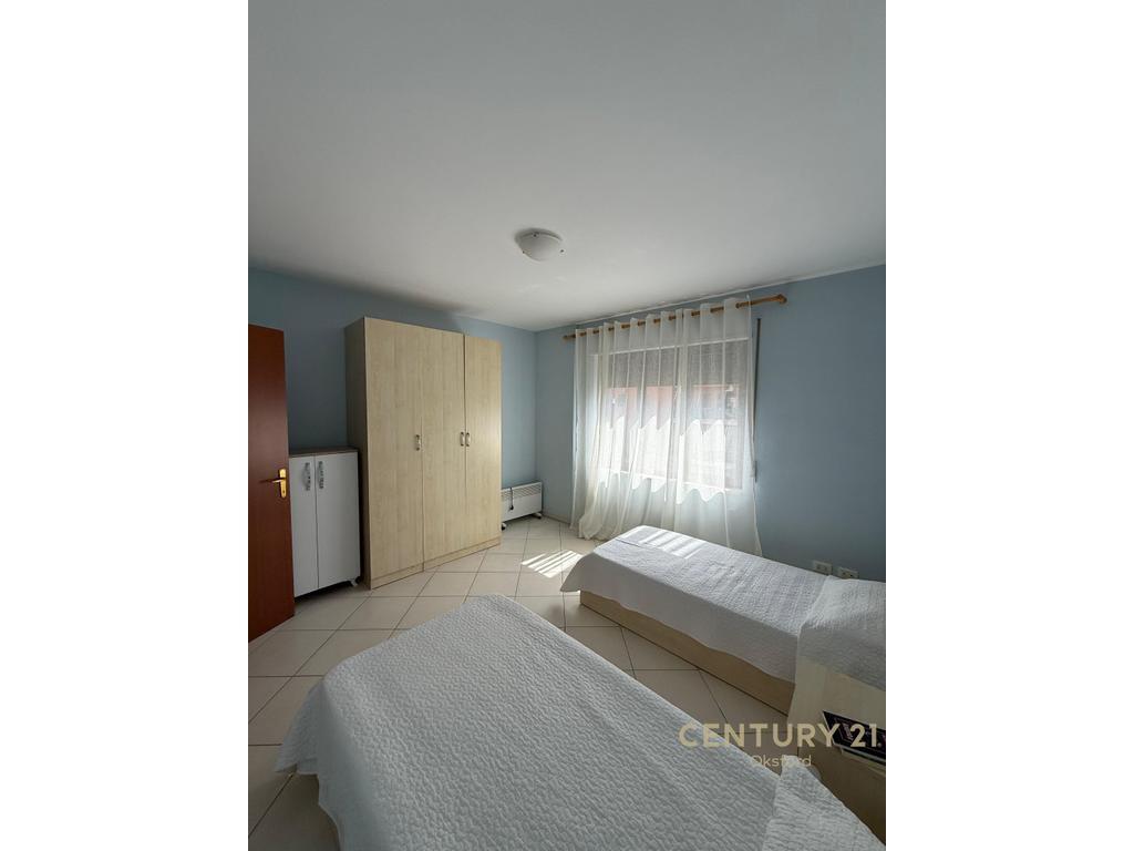 APARTAMENT 2+1+2 PER QIRA NE RRUGEN E BARRIKADAVE!