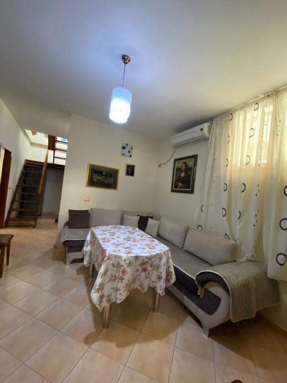 Qera 3+1+1Verand - Blv Zogu i Pare.