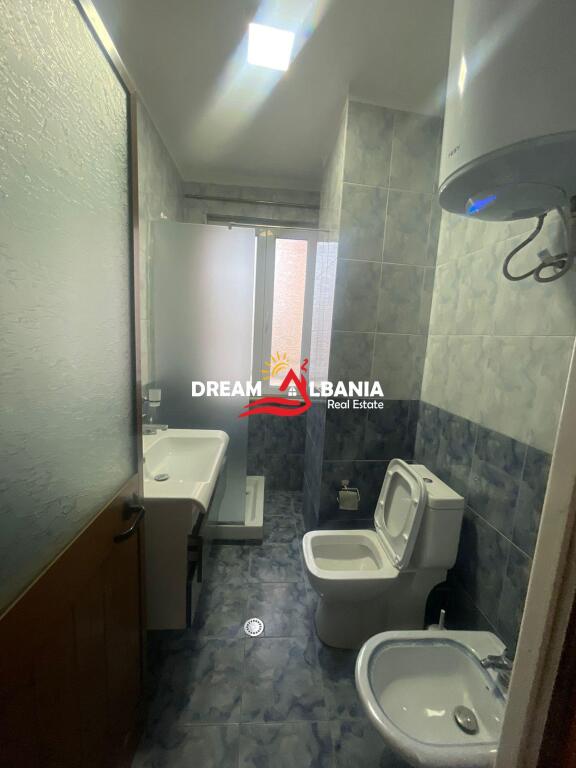 Shitet apartament 3+1+2 tek Komuna e Parisit (ID 4131399)