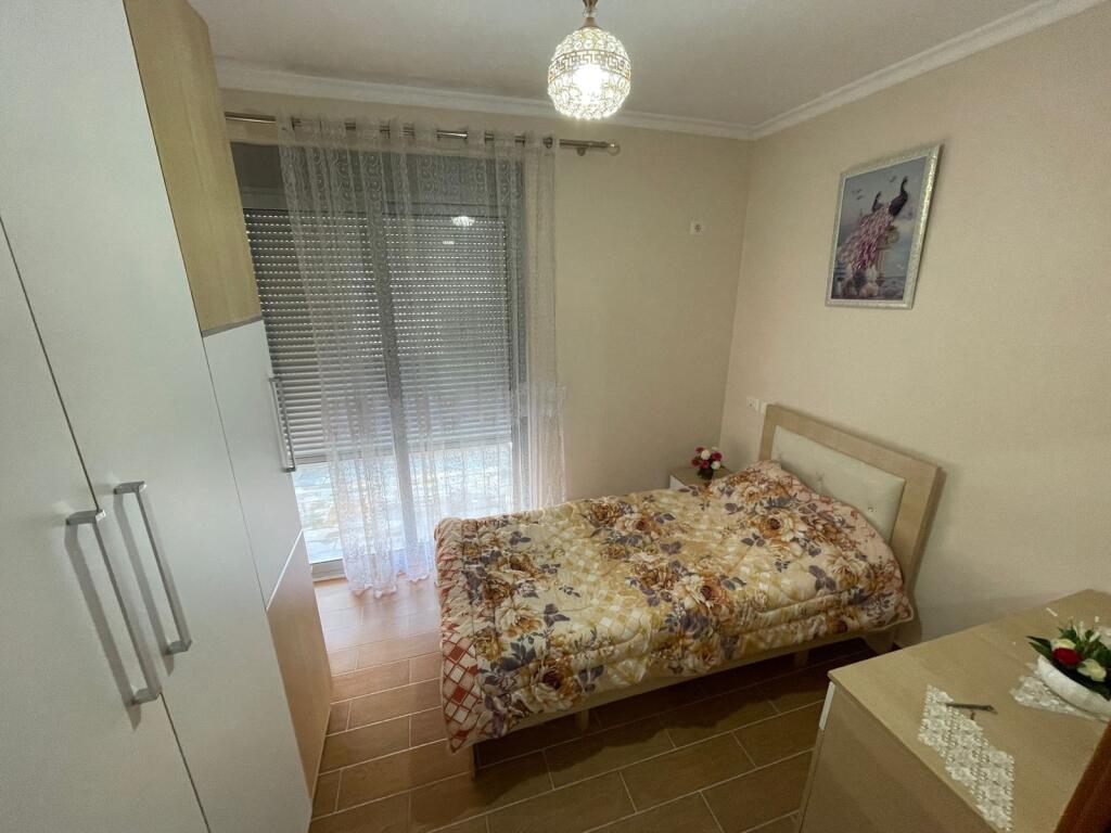 Apartament 2+1 me qira te Liqeni i Thate!
