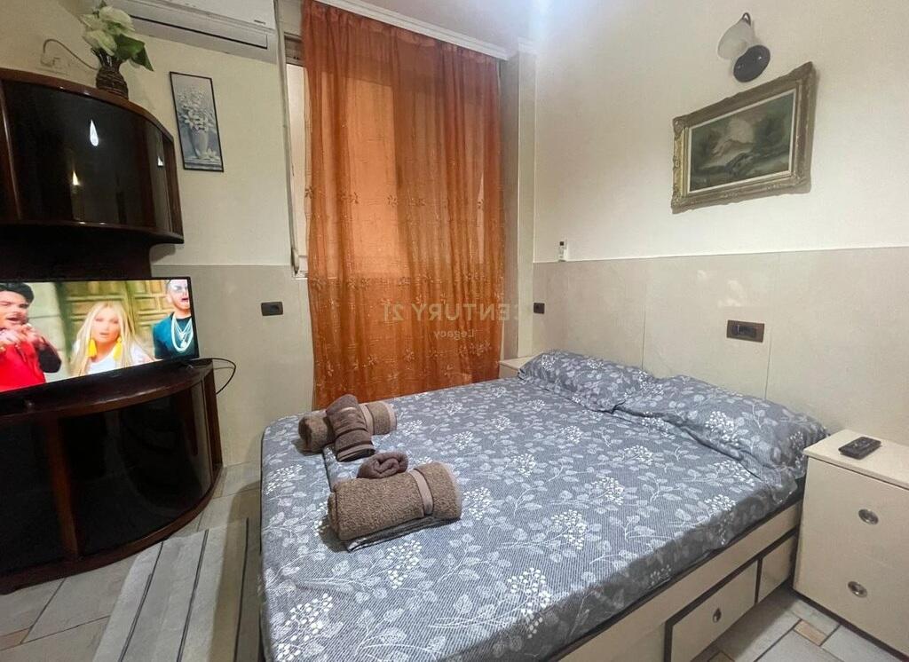Jepet me qira apartament 1+1 në Rrugën 5 Maji