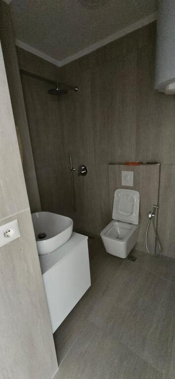 Shitet Apartament 1+1 në Don Bosko!