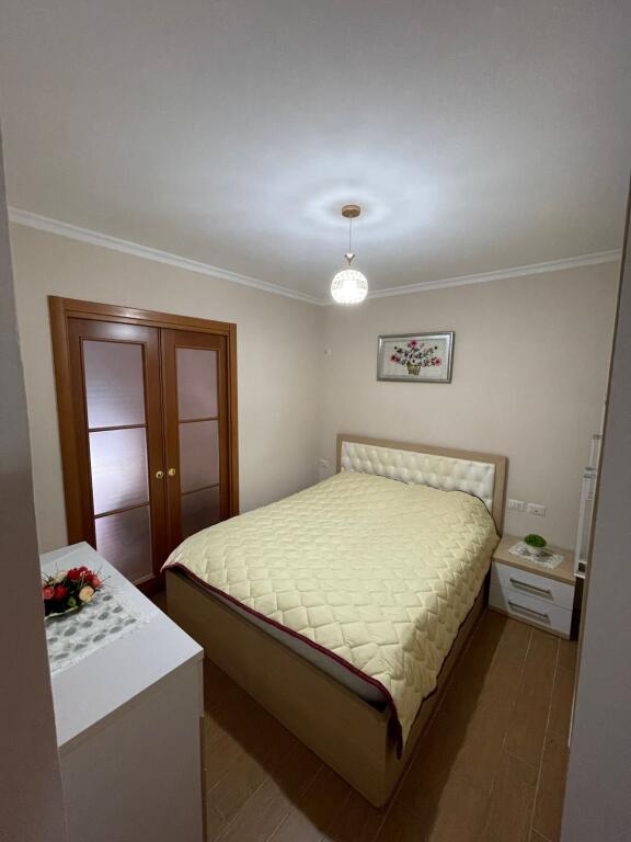 Apartament 2+1 me qira te Liqeni i Thate!