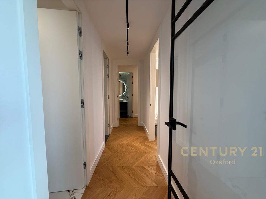 JAPIM ME QIRA APARTAMENT LUKSOZ+POST PARKIMI TEK REZIDENCA LAKE VIEW!