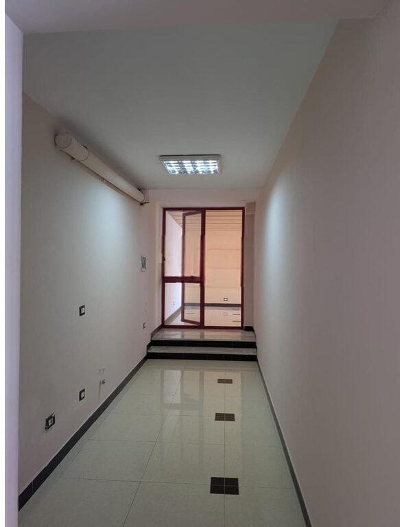 ​🏢 Mundësia Ekskluzive: Hapësirë Premium Multifunksionale për Biznesin Tënd në Zemër të Durrësit! 🚀